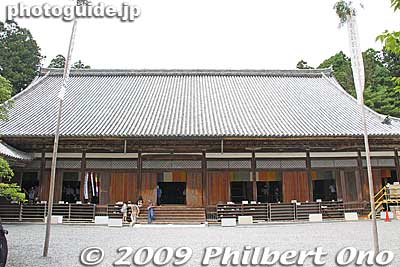 Zuiganji temple's Hondo main hall. This building is a National Treasure. No photography allowed inside. Zuiganji is a Zen temple built in 828. This building was rebuilt in 1609 by Date Masamune.
Keywords: miyagi matsushima-machi nihon sankei scenic trio buddhist temple zen 