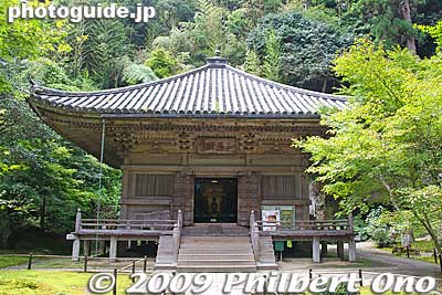 Sankeiden hall at Entsuin temple is an Important Cultural Property. This is a mausoleum for Date Mitsumine. 三慧殿
Keywords: miyagi matsushima-machi nihon sankei scenic trio buddhist temple 