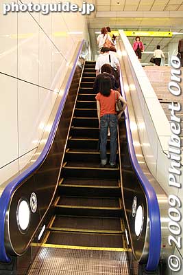 On escalators in Sendai, they stand on the right side. (Not on the left side as in Tokyo.)
Keywords: miyagi sendai station train 