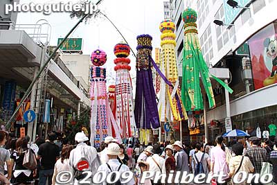 Ichiban-cho Yon-chome arcade is outdoors.
Keywords: miyagi sendai tanabata matsuri star festival decorations 