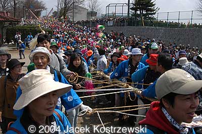 Keywords: nagano chino onbashira matsuri festival kiotoshi log yamadashi