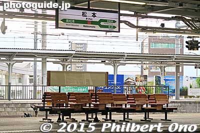 Matsumoto Station train platform
Keywords: nagano matsumoto station