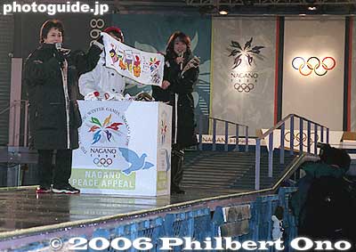 Olympics auction hosted by Emi Watanabe (left), a former Olympic figure skater.
Keywords: nagano prefecture 1998 winter olympics