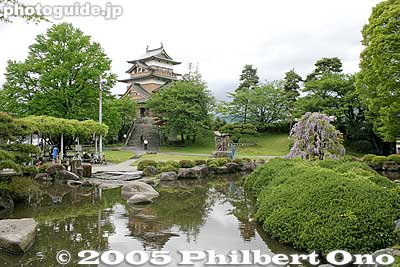 Garden
Keywords: nagano prefecture suwa takashima castle wisteria garden