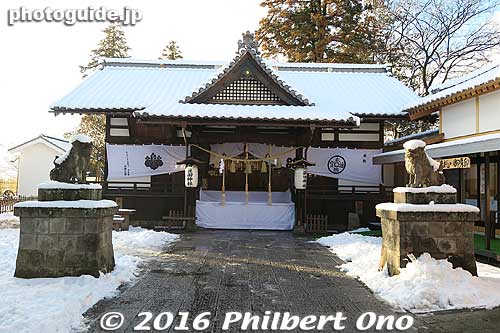 Sanada Shrine worship hall.
Keywords: nagano ueda castle sanada clan shrine