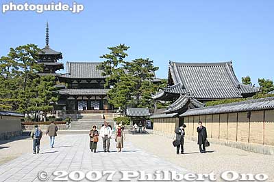 西院伽藍
Keywords: nara ikaruga-cho horyuji temple Buddhist Shotoku-shu world heritage site