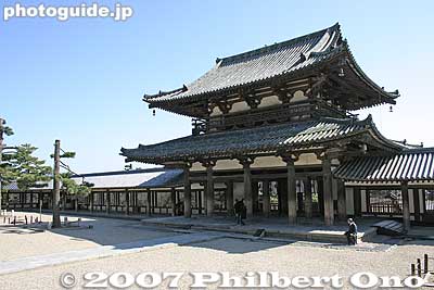 Chūmon Gate, National Treasure 中門
Keywords: nara ikaruga-cho horyuji temple Buddhist Shotoku-shu world heritage site National Treasure