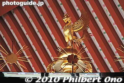 Phoenix atop the Takamikura Throne.
Keywords: nara heijo-kyo capital heijo palace 