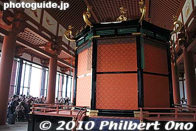 It looks like a portable shrine.
Keywords: nara heijo-kyo capital heijo palace 