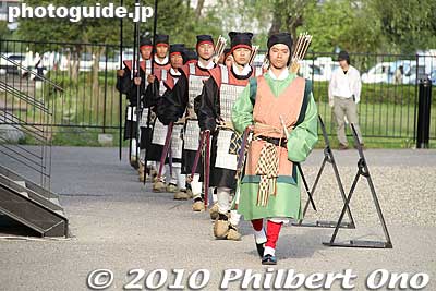 The Heijo Palace guard (Ejitai) holds the Gate-closing ceremony at the end of the day at Suzaku Gate at 5:10 pm. 衛士隊
Keywords: nara heijo-kyo capital heijo palace japansamurai