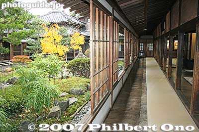 Corridor facing the courtyard.
Keywords: niigata japanese-style home house museum veranda corridor