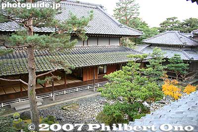 Courtyard garden as seen from the 2nd floor.
Keywords: niigata japanese-style home house museum