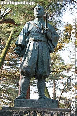 Horibe Yasubei was also a master swordsman. 堀部安兵衛
Keywords: niigata shibata park statue