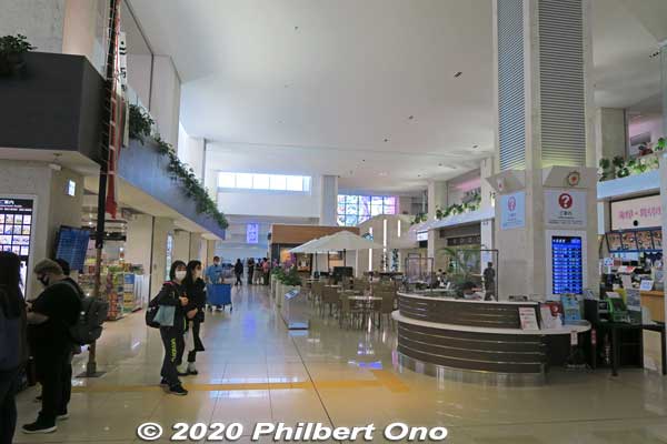 First floor of Ishigaki Airport terminal also has a restaurant and gift shops.
Keywords: okinawa Ishigaki Airport