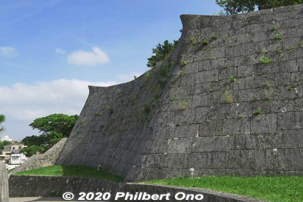 Shuri Castle wall with pointy tips.
Keywords: okinawa naha shuri shurijo castle gusuku japancastle