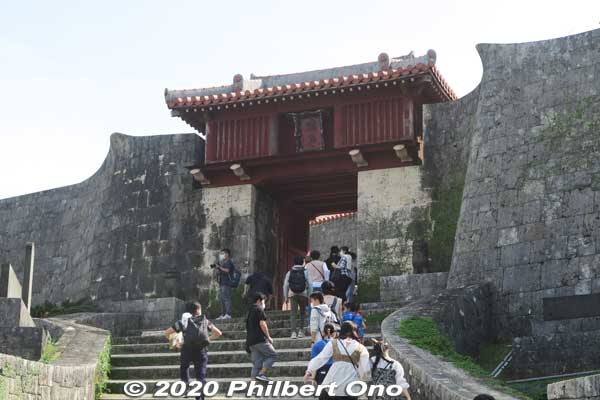 After Kankaimon is Zuisenmon Gate near a spring. Restored in 1992. 瑞泉門
Keywords: okinawa naha shuri shurijo castle gusuku