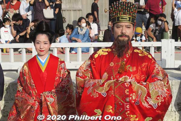 The Ryukyu King and Queen are selected every year from applicants. This year's King and Queen were played by Takara Tomoaki (高良朝壮) and Kamiyama Seika (神山聖加) respectively. (琉球国王・王妃出御)
Keywords: okinawa naha shuri shurijo castle gusuku