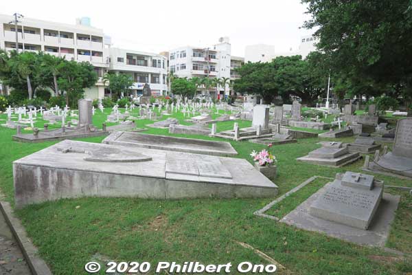 Near Tomari Port is the Tomari International Cemetery (泊外人墓地). First built in the early 19th century. Destroyed during WWII and restored in 1955. Numerous foreigners are buried here. 外国人墓地
Keywords: okinawa naha foreigner cemetery