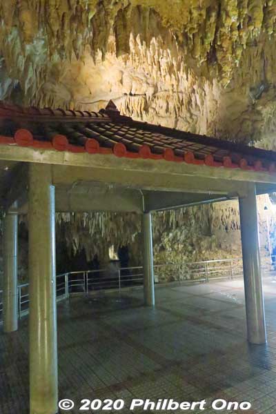 Rest house in a cavern.
Keywords: okinawa nanjo world gyokusendo cave cavern