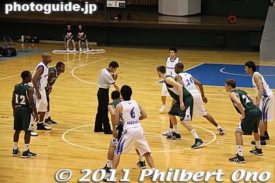 Tipoff was at 2 pm.
Keywords: osaka hirakata hawaii university of basketball game panasonic trians arena 