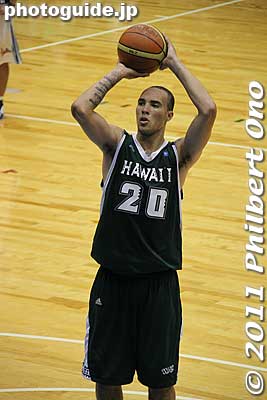 Trevor Wiseman for a free throw.
Keywords: osaka hirakata hawaii university of basketball game panasonic trians arena 