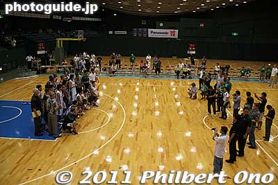 Hawaii spent only one night in Japan. They didn't see much here. Hope they spend more time in Japan next time.
Keywords: osaka hirakata hawaii university of basketball game panasonic trians arena 