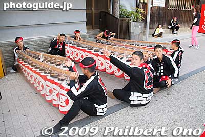 Paper lanterns to be mounted on a danjiri float.
Keywords: osaka kishiwada danjiri matsuri festival floats