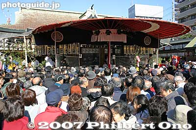 Imamiya Ebisu Shrine, Osaka
Keywords: osaka naniwa-ku imamiya ebisu shrine festival matsuri umbrella