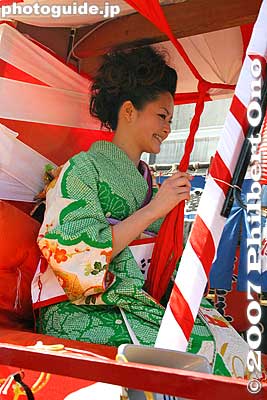 Shinsaibashi Top Lady
Keywords: osaka naniwa-ku imamiya ebisu shrine festival matsuri kimono