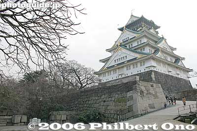Slope to castle tower
Keywords: osaka prefecture castle