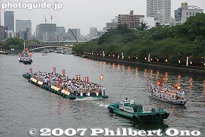 Keywords: osaka tenjin matsuri festival water funa-togyo procession boats river