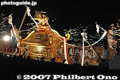 Portable shrine 船渡御 玉御神輿奉安
Keywords: osaka tenjin matsuri festival water funa-togyo procession boats river