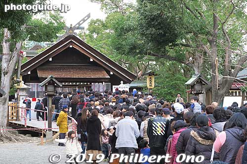 And closer...
Keywords: osaka sakai Otori Taisha Jinja shrine new year hatsumode