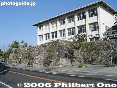 Stone wall and high school next to castle
Keywords: saga prefecture karatsu castle