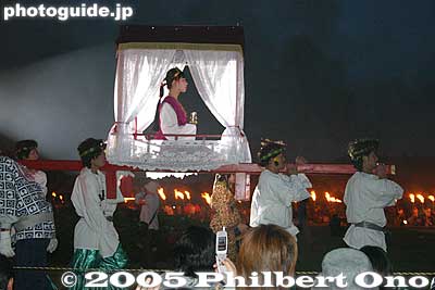 Female princess reigning over the Sakitama Fire Festival in Gyoda, Saitama
She's 15 years old.
Keywords: saitama, gyoda, sakitama Tumuli Park, fire festival, matsuri5, himatsuri japanteen