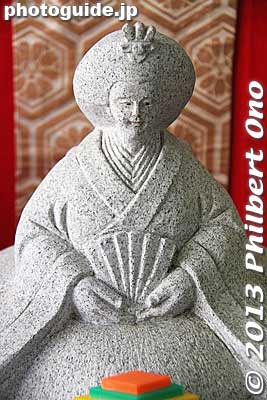 Closeup of hina doll made of stone.
Keywords: saitama hanno hinamatsuri hina matsuri doll festival matsuri3