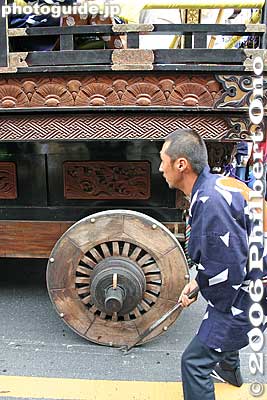 Steering the float
Keywords: saitama kawagoe matsuri festival float
