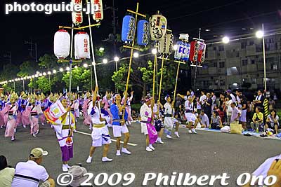 For the finale, they had a joint parade of dancers from various troupes.
Keywords: saitama koshigaya minami koshigaya awa odori dance matsuri festival dancers women