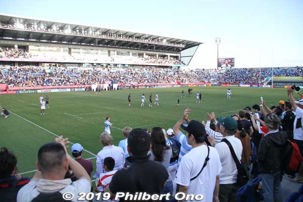 Players went around the stadium and bowed to fans.
Keywords: saitama Kumagaya Rugby World Cup stadium