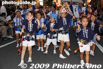 Kita-Urawa Aho-ren 北浦和阿呆連
Keywords: saitama kita-urawa awa odori dance matsuri festival dancers women children