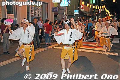 Niiza Kobushi-ren
Keywords: saitama kita-urawa awa odori dance matsuri festival dancers women