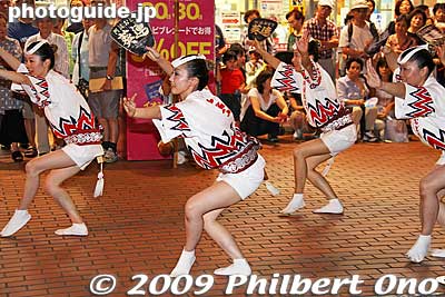 Keywords: saitama kita-urawa awa odori dance matsuri festival dancers women 