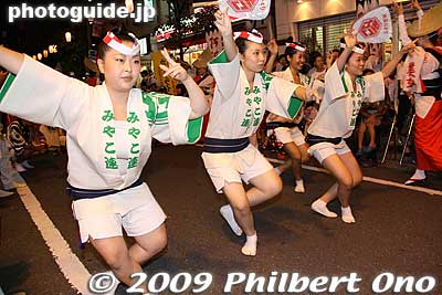 Miyako-ren 美奴連（みやこ連）
Keywords: saitama kita-urawa awa odori dance matsuri festival dancers women 