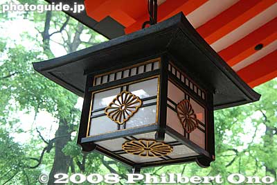 Keywords: saitama omiya hikawa shrine shinto lantern
