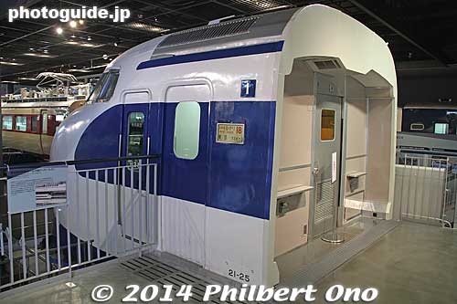 Behind the 0 Series Tokaido shinkansen cab
Keywords: saitama omiya Railway railroad Museum train tokaido shinkansen