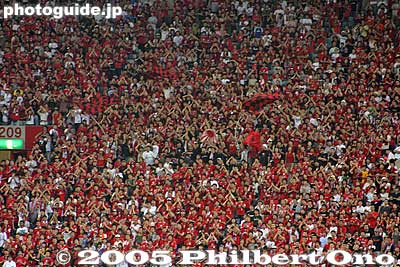 Sea of Red
Keywords: saitama urawa reds soccer stadium vodafone cup manchester united
