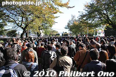 It would take maybe only 5 min. reach Iruma Base from the train station, but it took us at least 25 min. with numerous stop-and-go crowd control.
Keywords: saitama sayama iruma air base show festival military self-defense force jets airplanes