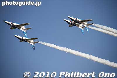 Keywords: saitama sayama iruma air base show festival military self-defense force jets airplanes blue impulse aerobatics japandesign