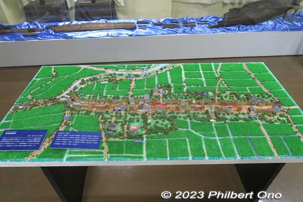 Scale model of Soka-juku post town along the Nikko Kaido. The red tag on the lower left is where the folk history museum is.
Keywords: Saitama Soka-juku post town shukuba