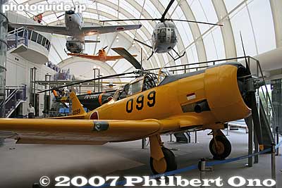 Other more modern planes and helicopters are on display in the main exhibition hall. This is a North American T6G.
Keywords: saitama tokorozawa koku koen aviation museum park airplane